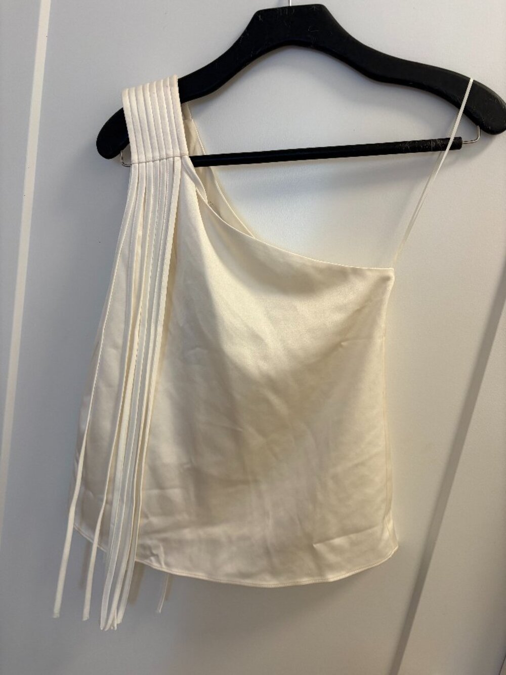 Banana Republic One-Shoulder Satin Top – XXS